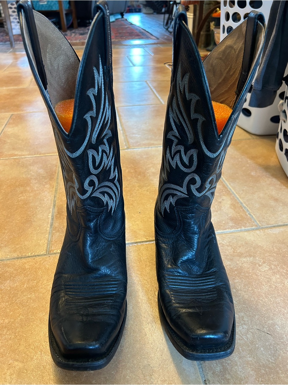 Ariat men 10.5 flame embroidered cowboy boots - Picture 2 of 8